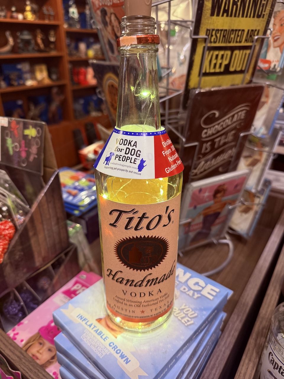 LED IŞIKLI İÇKİ ŞİŞESİ - TITO'S VOTKA ŞİŞESİ