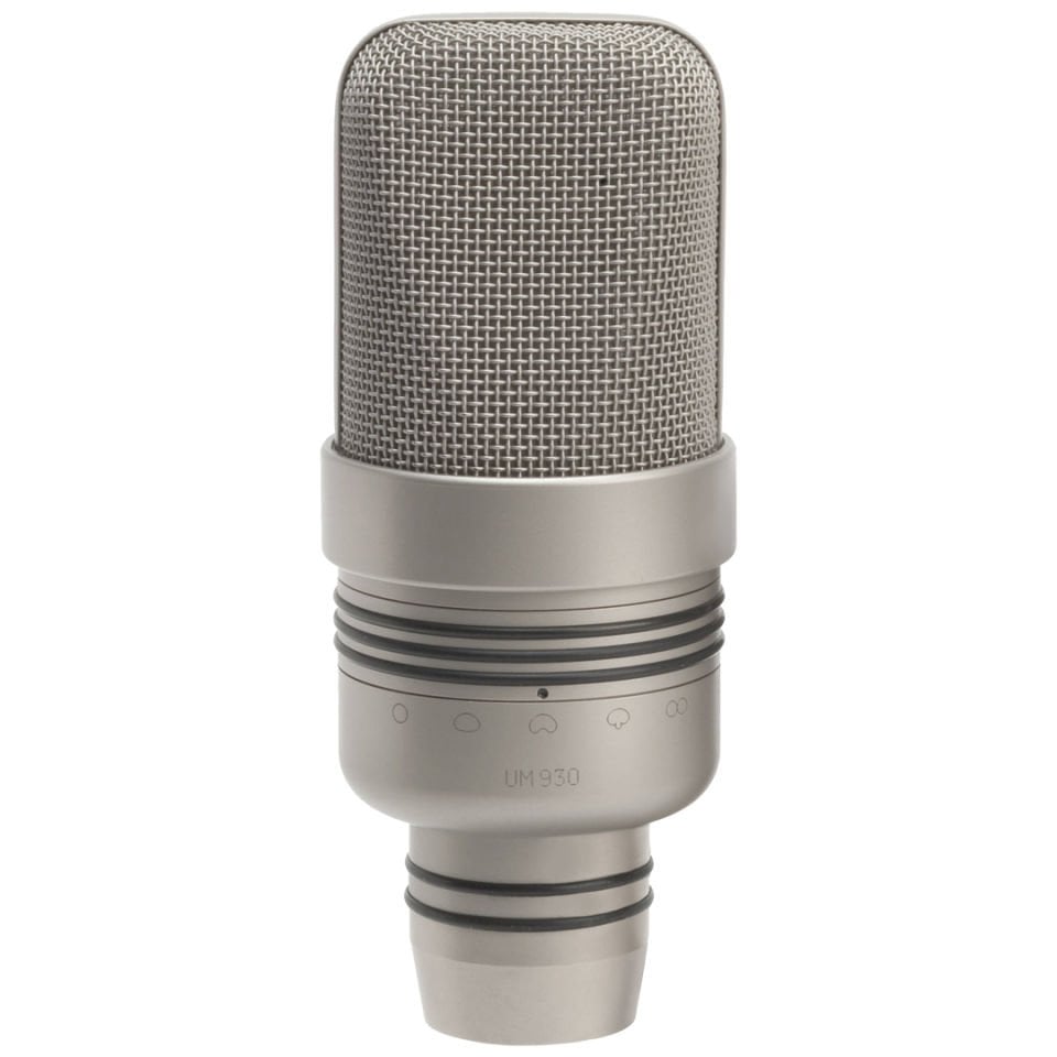 UM 930