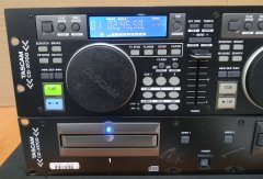 2.EL TASCAM CD-X1700