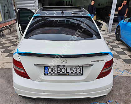 MERCEDES W204 C63 SPOYLER