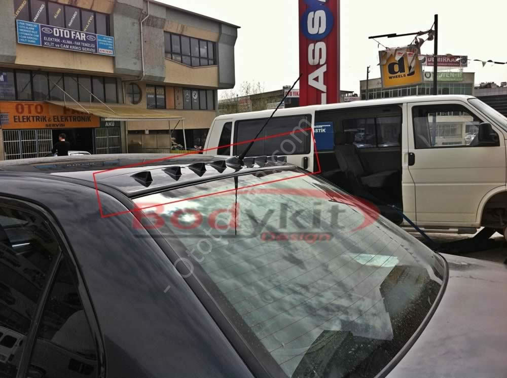 Mitsubishi Lancer Balık Sırtı Cam Üstü Spoiler