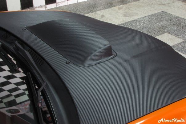 Siyah Hava Kanallı Carbon Fiber Folyo