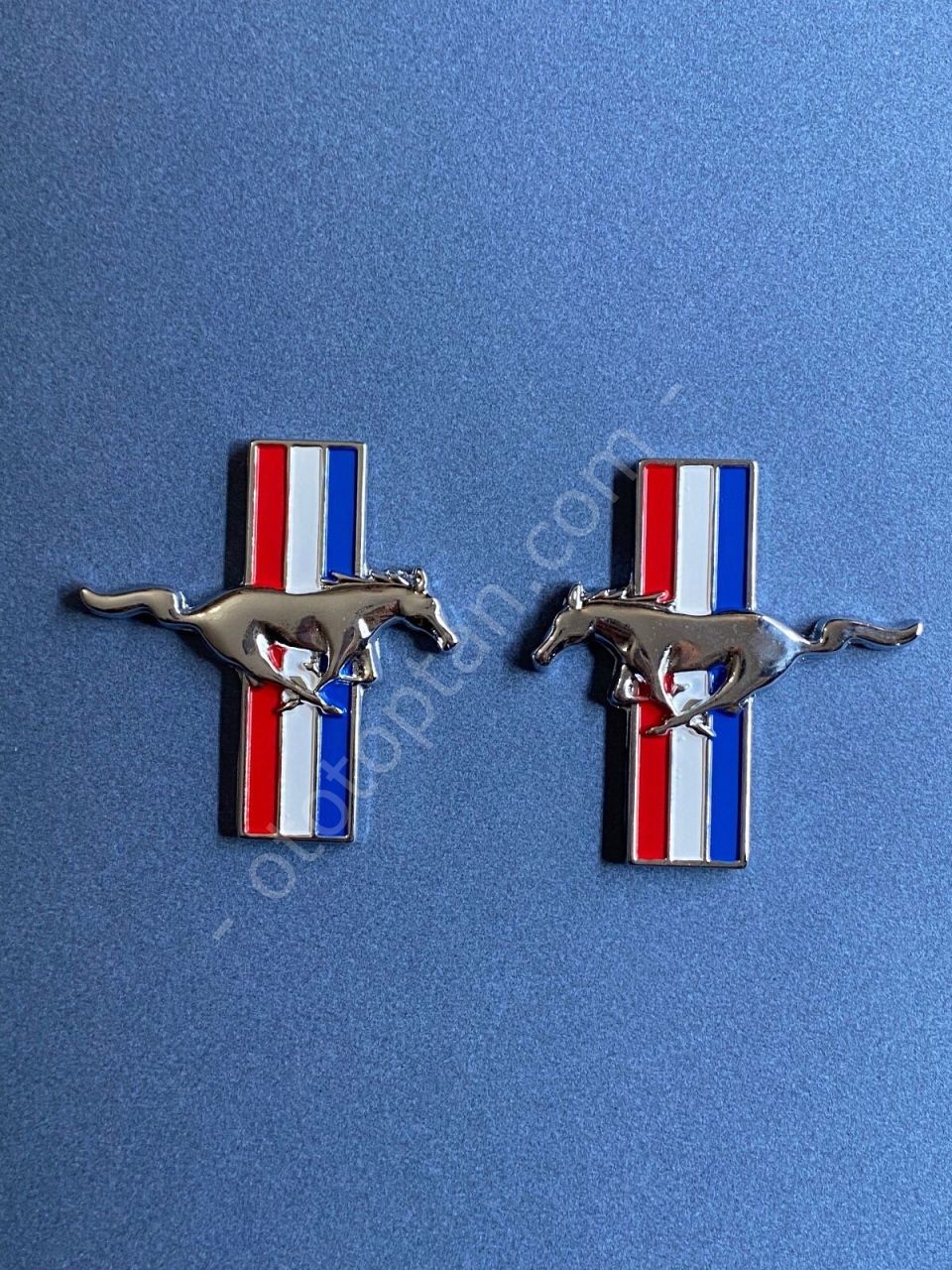Mustang Yapışkanlı Büyük Metal Arma