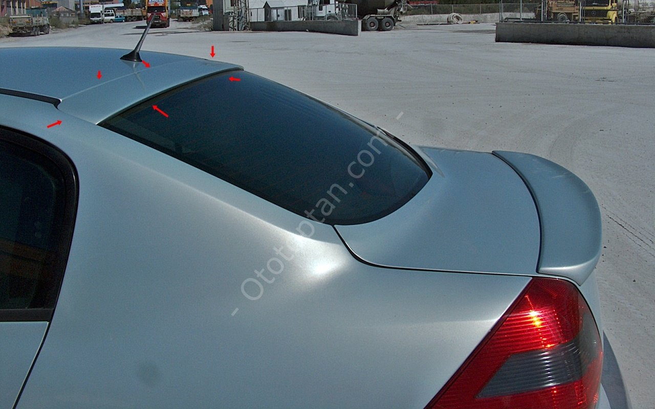 Renault Megane 2 Cam Üstü Spoiler