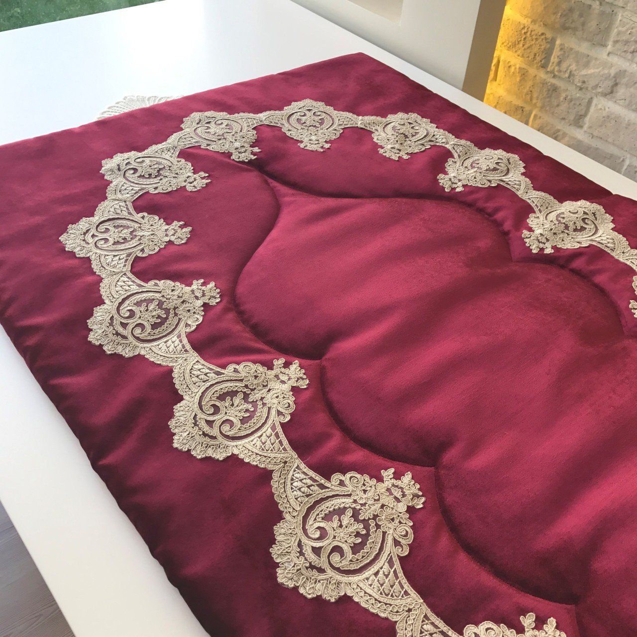 Fransız Dantelli Seccade | Bordo&Gold