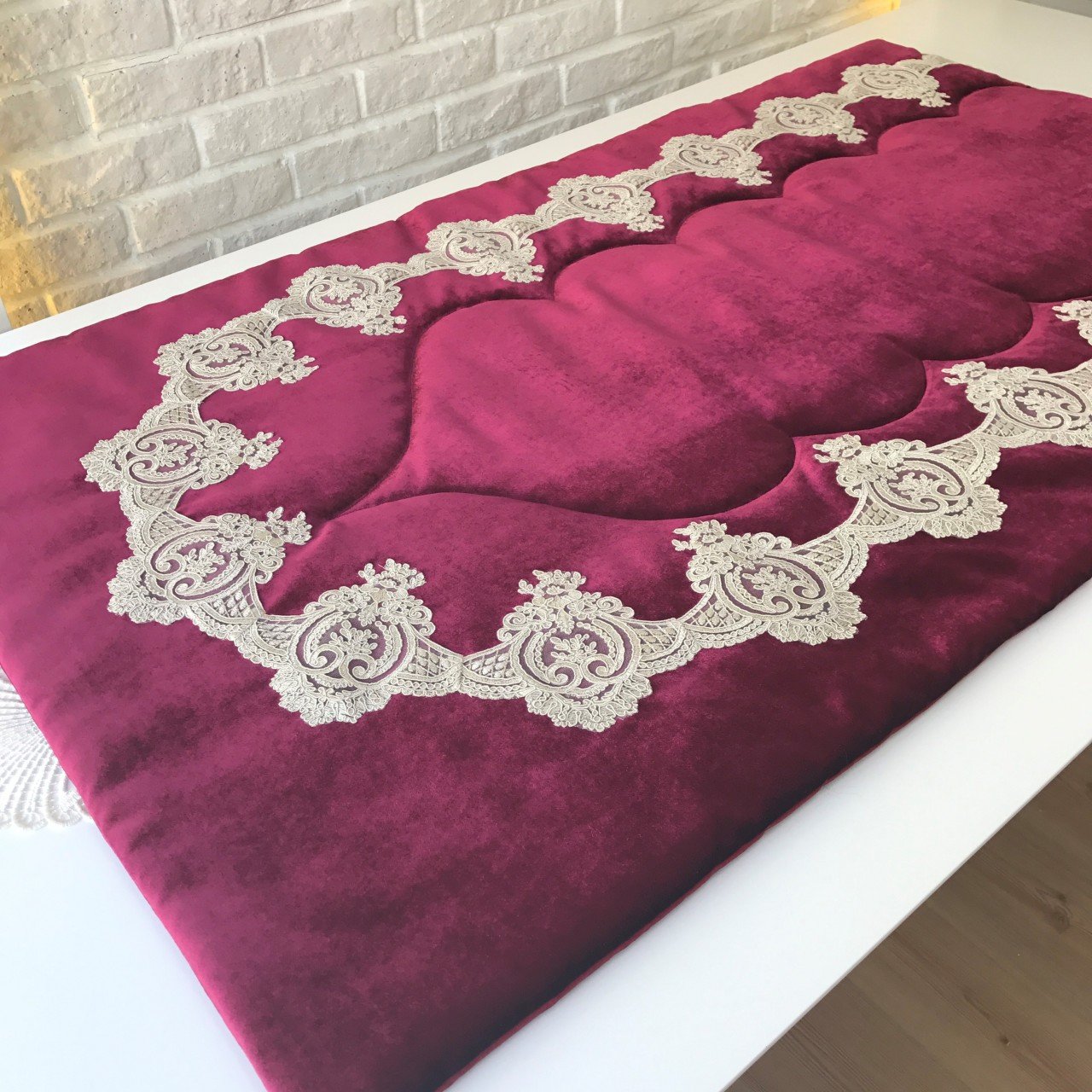 Fransız Dantelli Seccade | Bordo&Gold