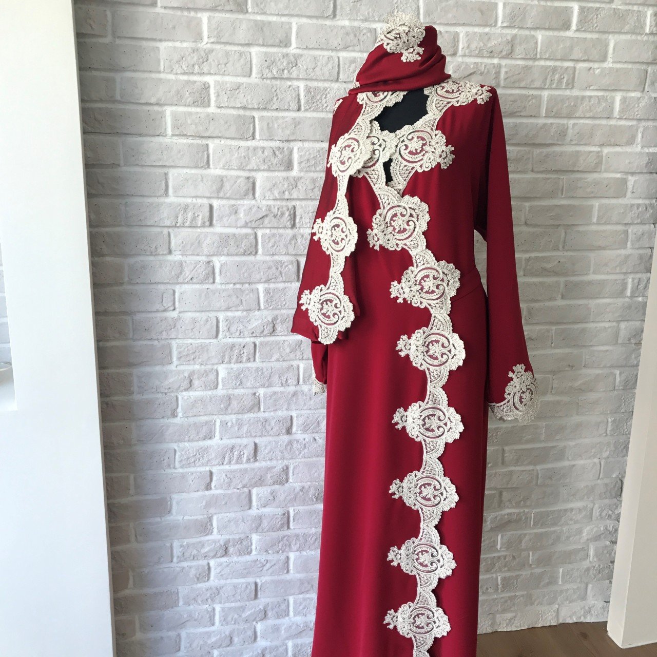 Dantelli Namaz Elbisesi&Başörtüsü | Bordo&Gold
