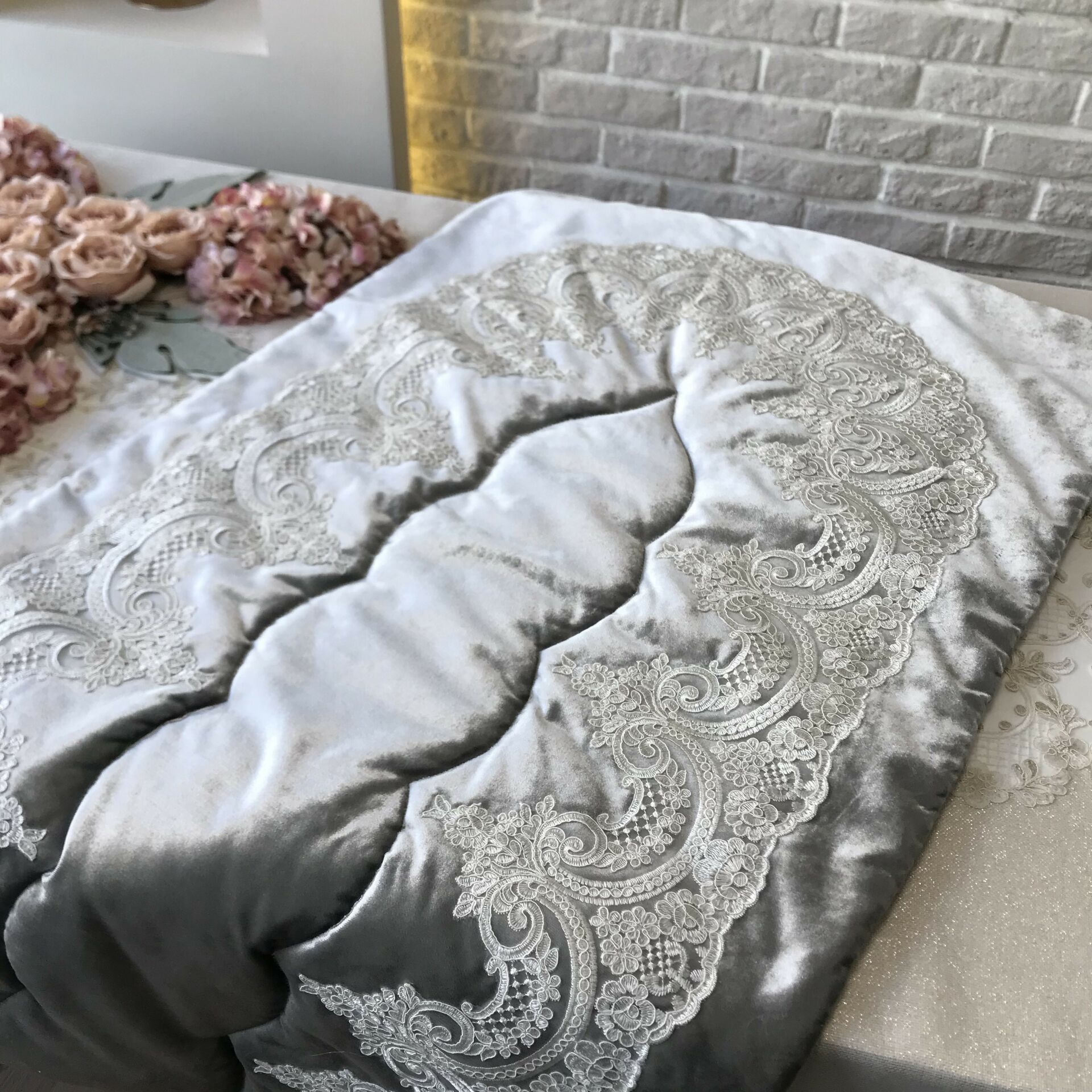 Fransız Dantelli Seccade | Gri