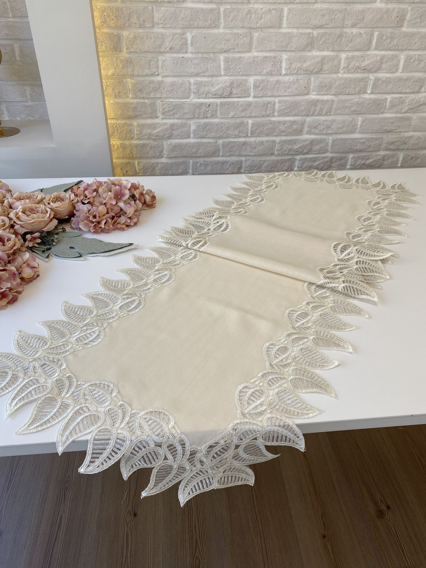 Fransız Dantelli Keten Runner | Cappuccino