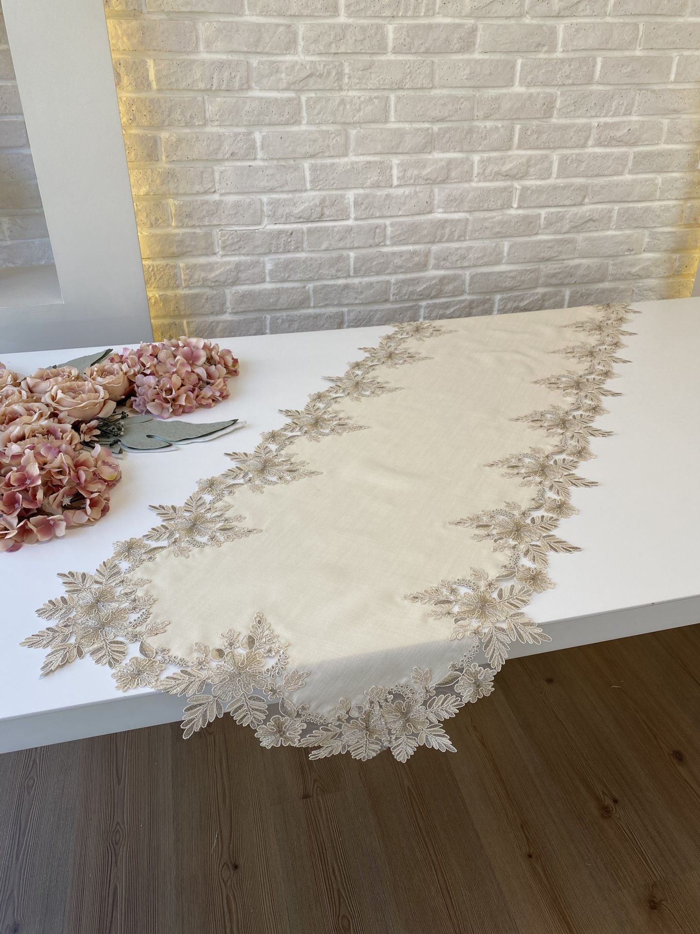 Fransız Dantelli Keten Runner | Cappuccino