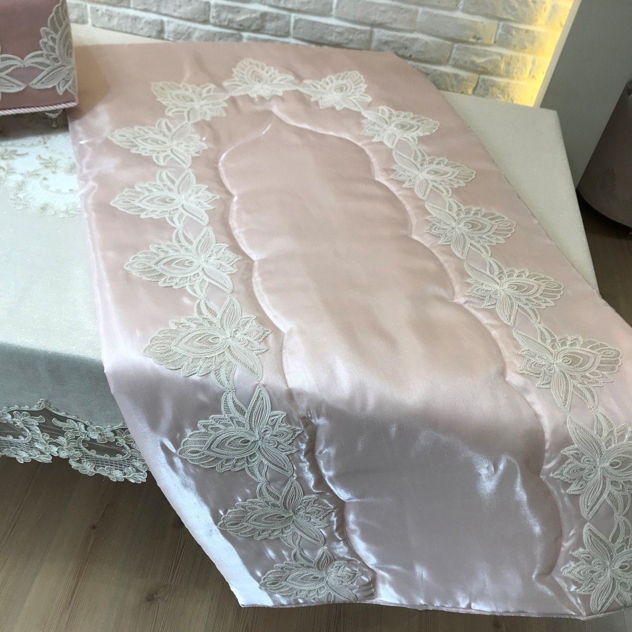 Fransız Dantelli Seccade | Pudra