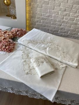 Fransız Dantelli Seccade Takımı | Ekru