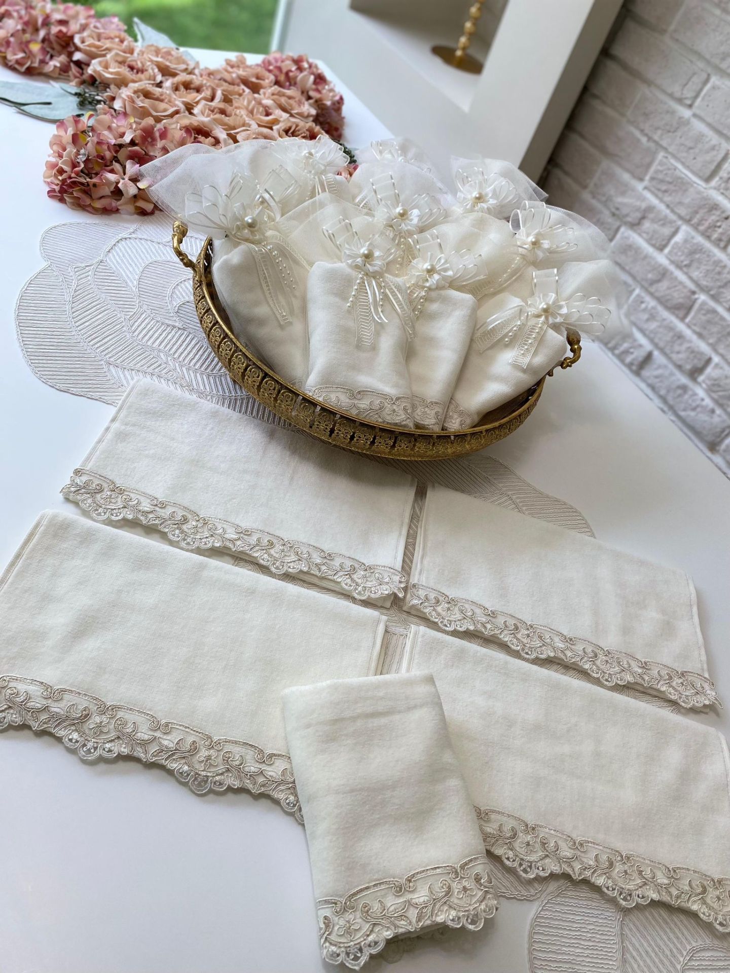 Süsleme Detaylı Küçük Havlu/Ekru