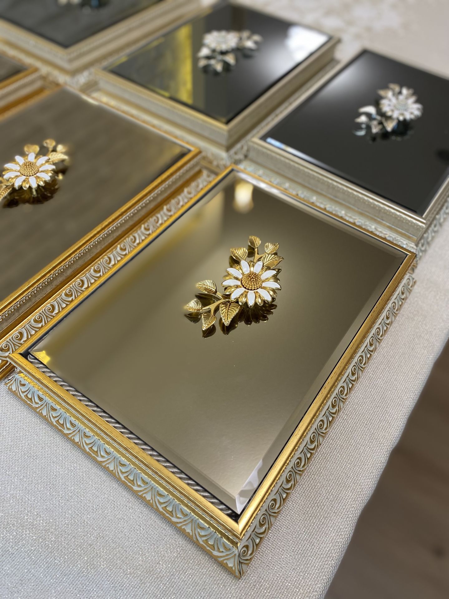 Aynalı, Kapaklı Kutu | Gold