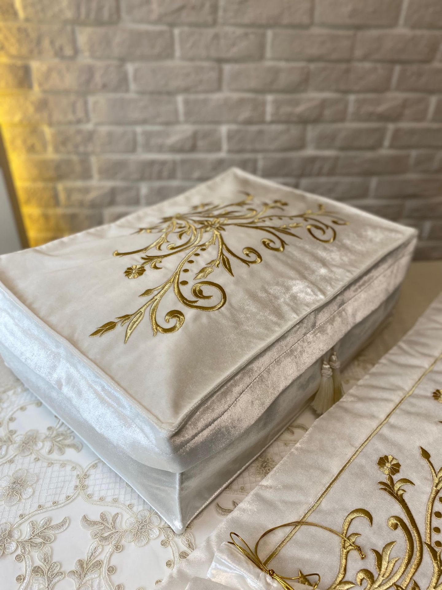 Nakışlı Hurç | Ekru&Gold