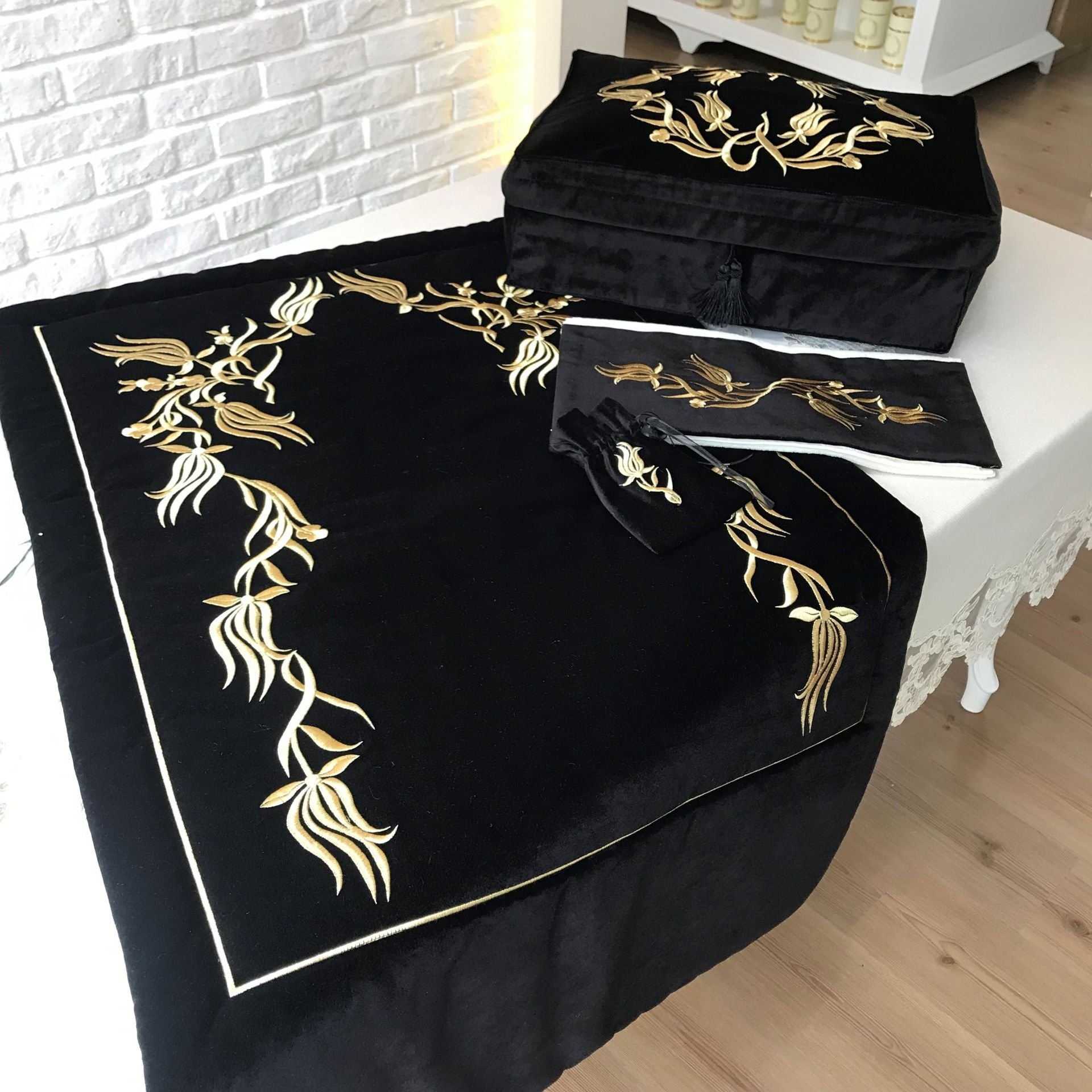 Nakışlı Seccade Takımı | Siyah&Gold