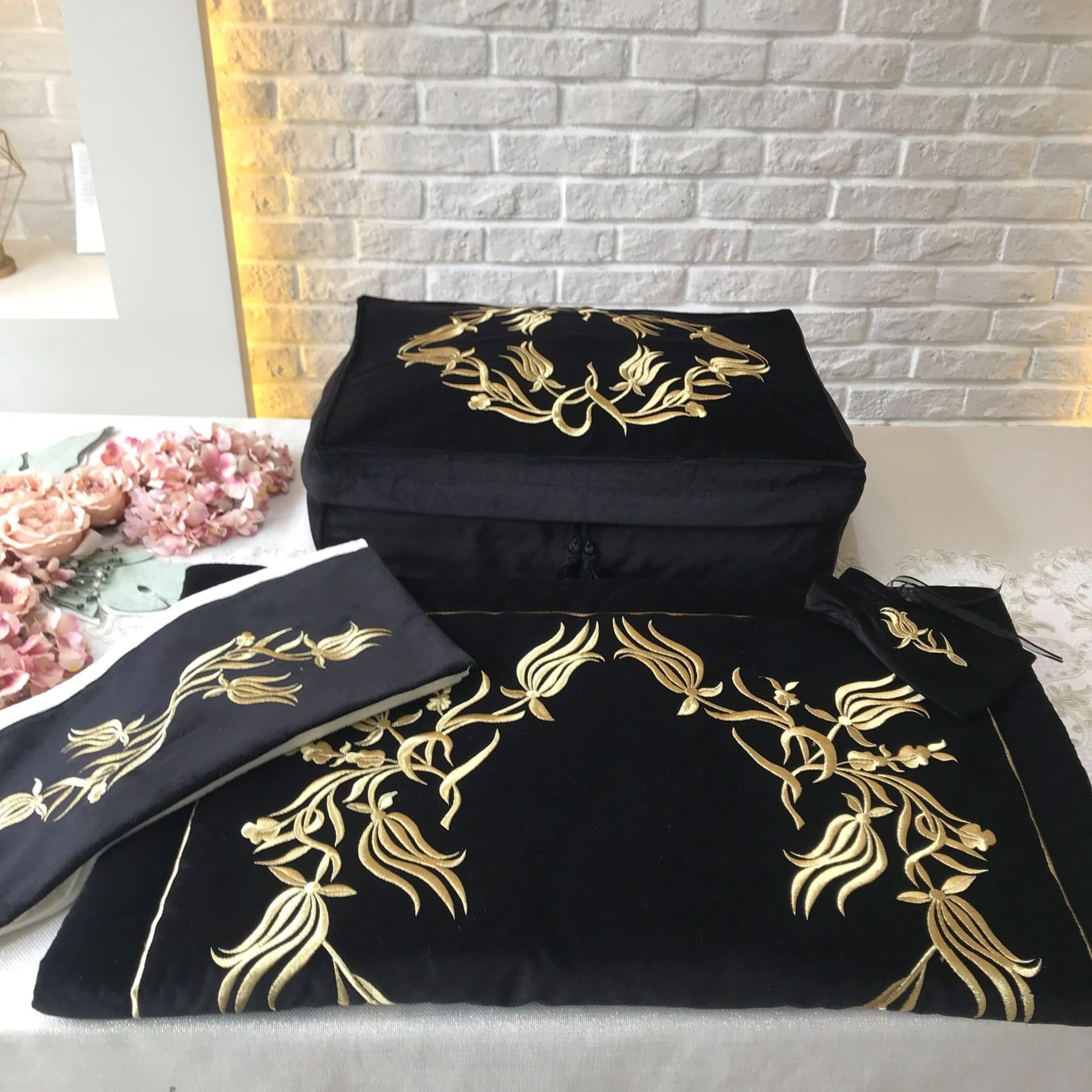 Nakışlı Seccade Takımı | Siyah&Gold