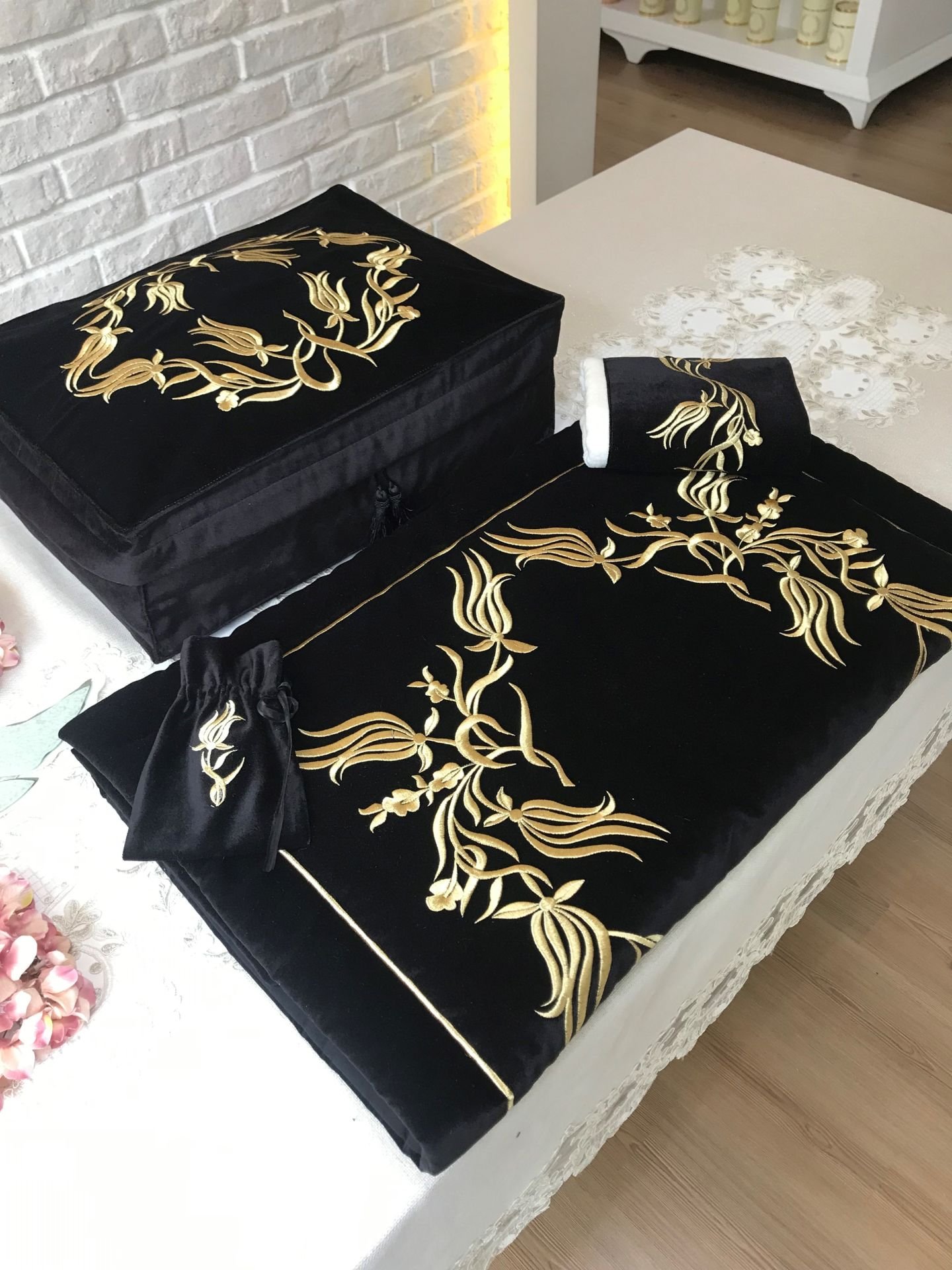 Nakışlı Seccade Takımı | Siyah&Gold