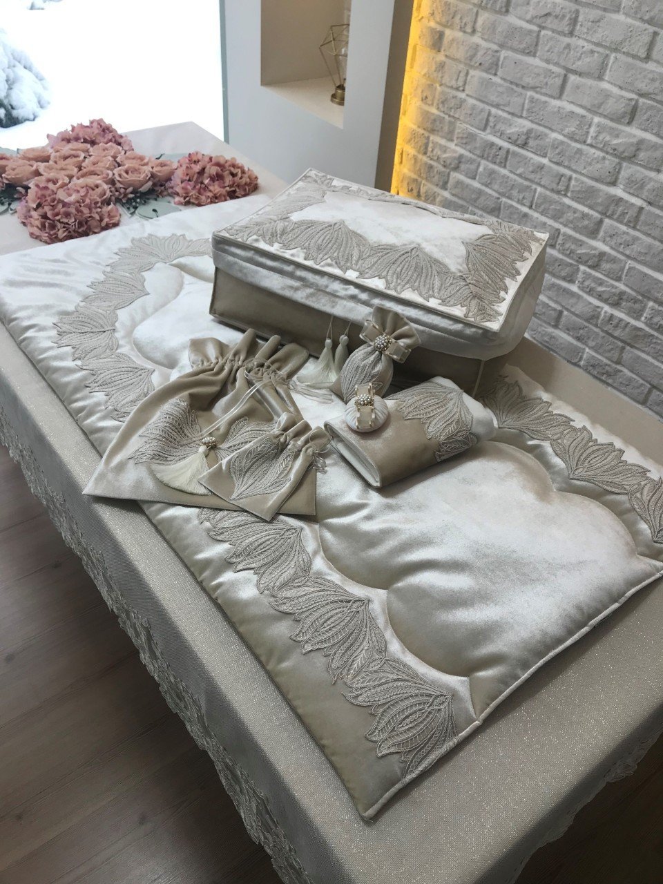 Fransız Dantelli Seccade Takımı | Bal Köpüğü
