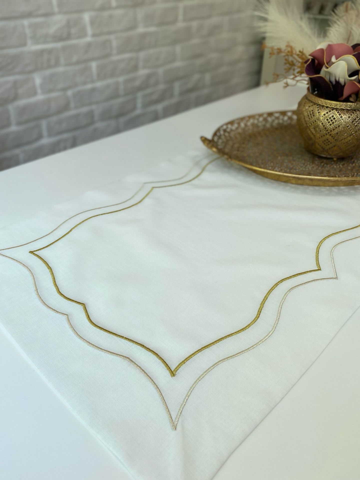 Nakışlı Keten Runner