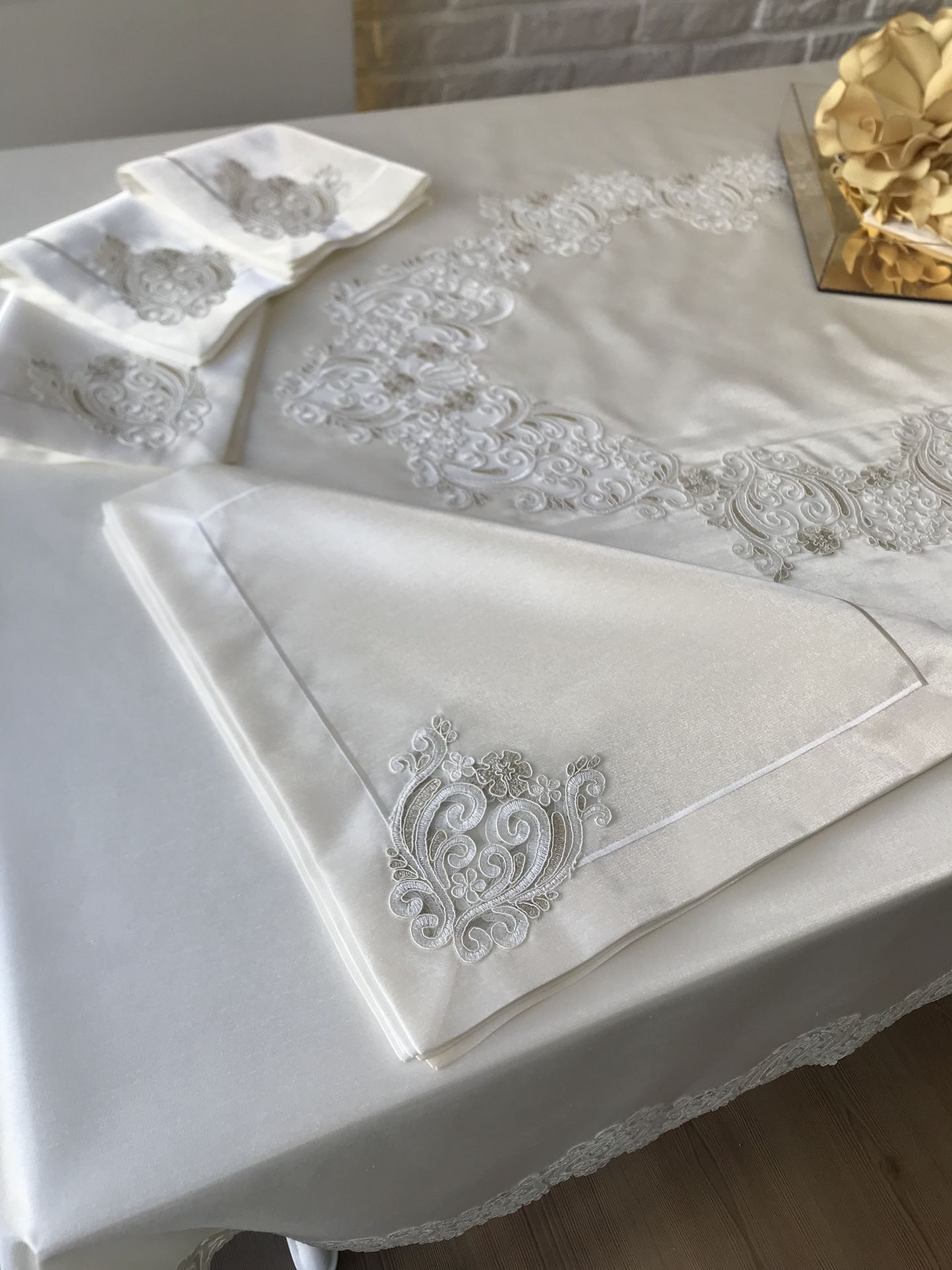 Fransız Dantelli Servis Takımı | Ekru&Gold