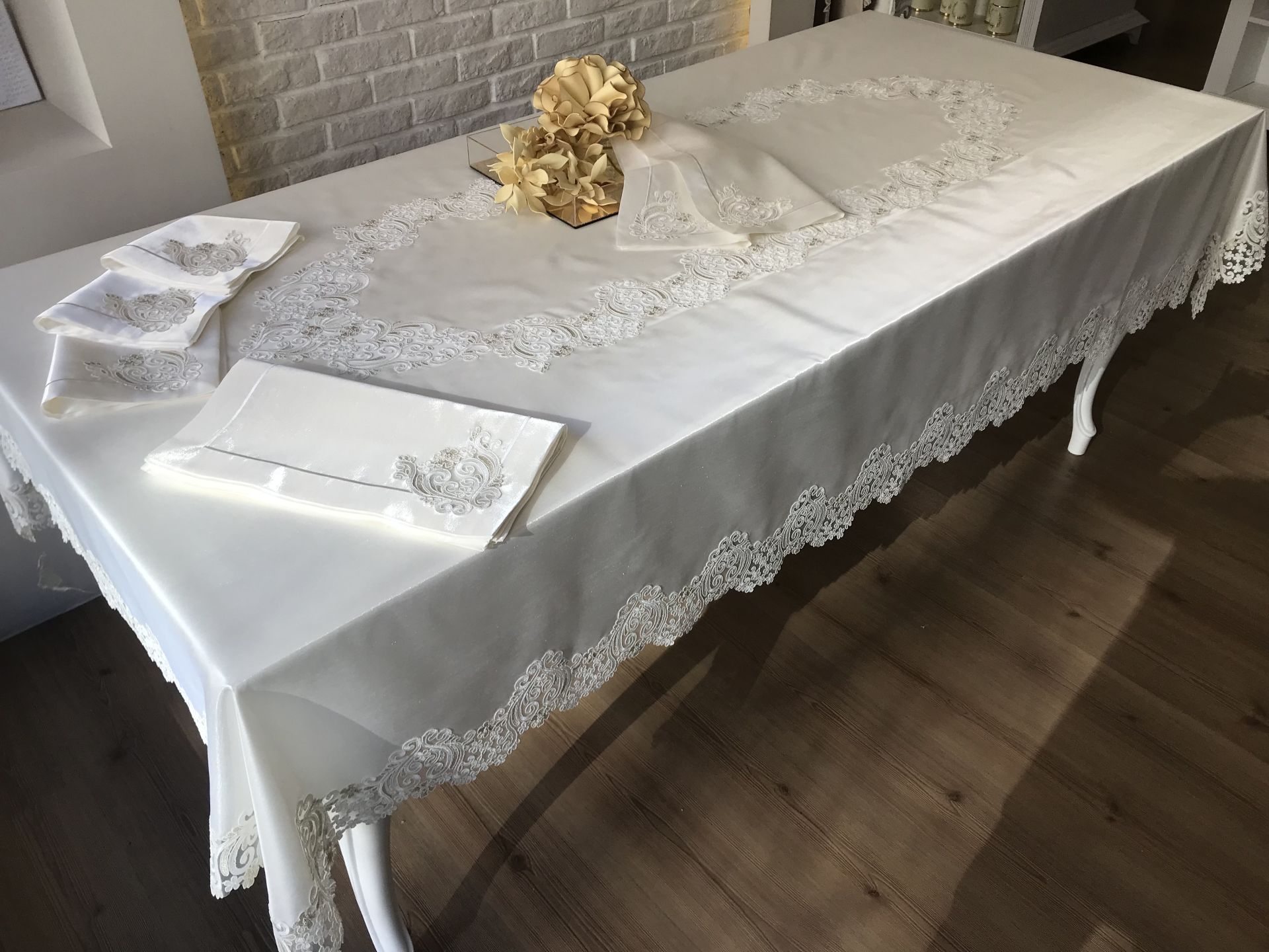 Fransız Dantelli Servis Takımı | Ekru&Gold