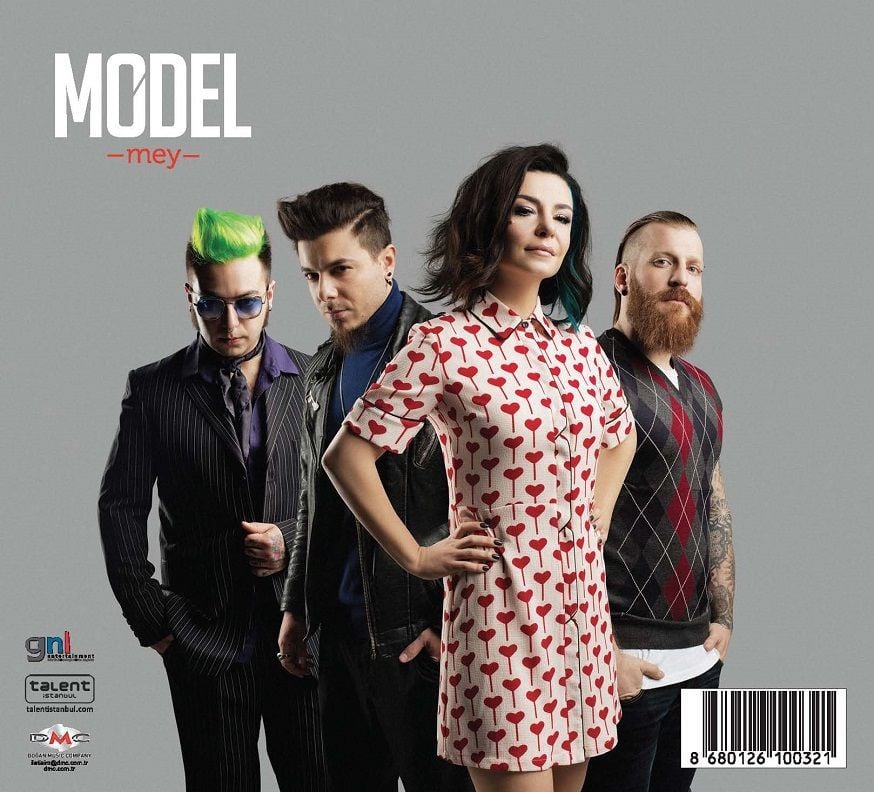 MODEL - MEY