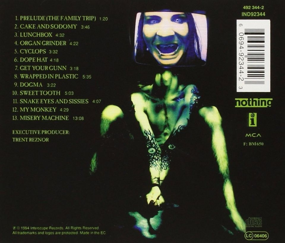MARILYN MANSON - PORTRAIT OF AN AMERICAN FAMILY