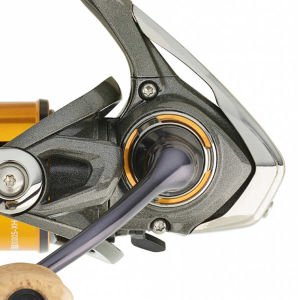 Daiwa Silvercreek X 22LT 2000S XH Makara