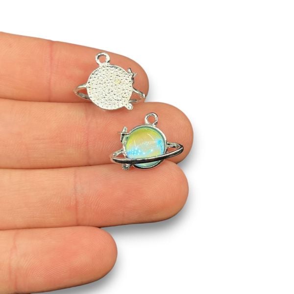 Lak Kaplama Gümüş Renk Charm