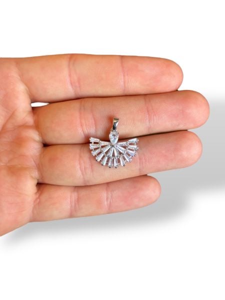 Rodyum Kaplama Zirkon Taşlı Yelpaze Charm