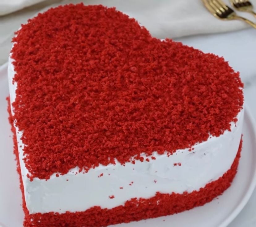 Kalıpsız Red Velvet Kalp Pasta Tarifi 