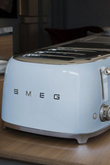 SMEG Pastel Mavi 4*1 Hazneli 50' Style Ekmek Kızartma Makinesi TSF03PBEU