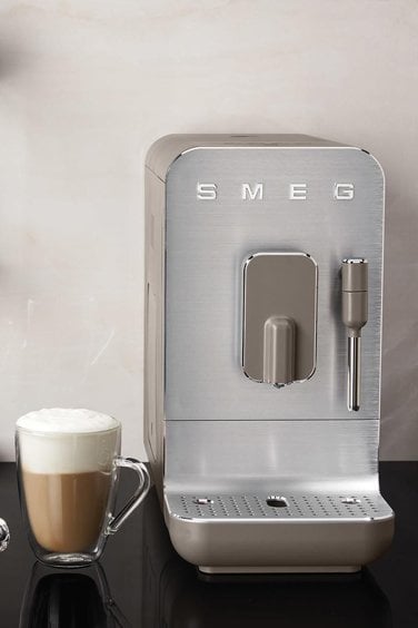 SMEG BCC02TPMEU ESPESSO KAHVE MAKİNESİ, 50'S STYLE MAT TAUPE