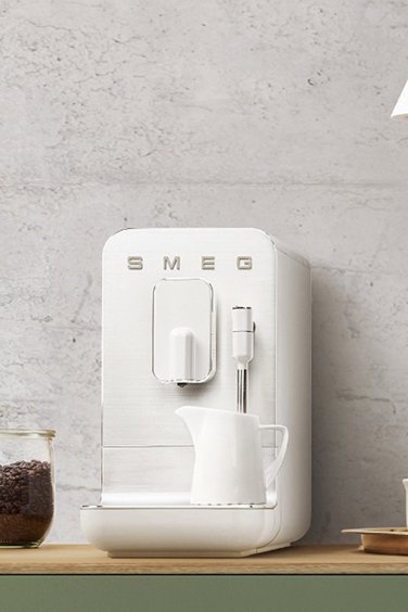 SMEG BCC02WHMEU ESPESSO KAHVE MAKİNESİ, 50'S STYLE MAT BEYAZ