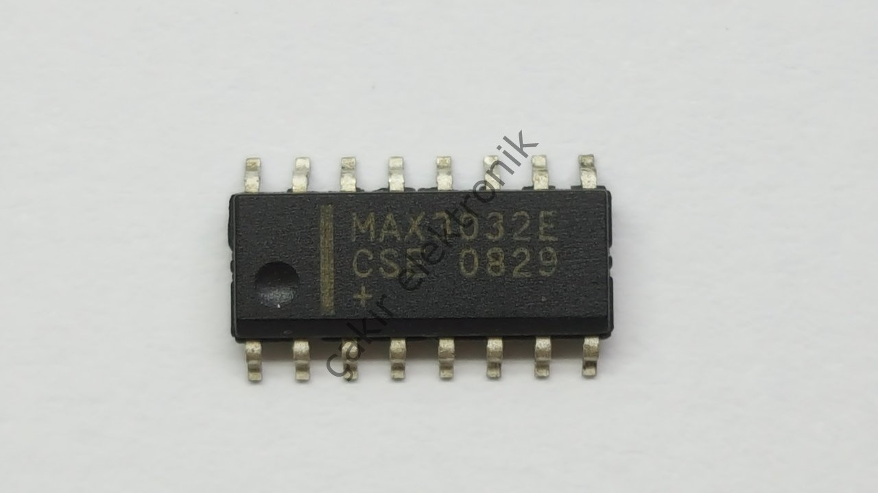 MAX3032ECSE - MAX3032 - ±15kV ESD-Protected, 3.3V Quad RS-422 Transmitters