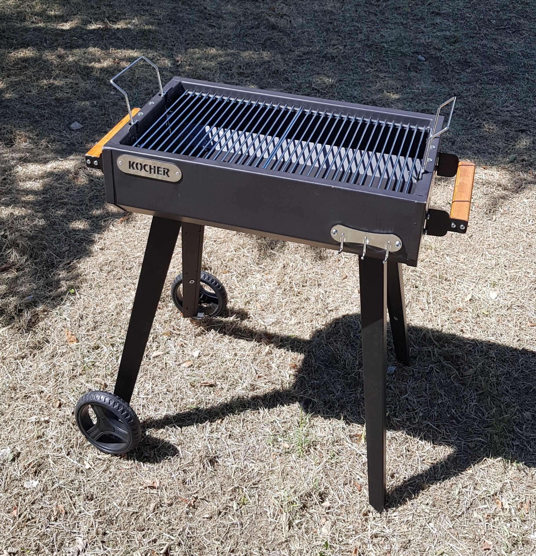 KOCHER BAHÇE BBQ KÖMÜRLÜ TEKERLEKLİ 60X35 CM
