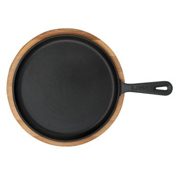 LAVA DÖKÜM KREP / PİZZA / PANCAKE TAVASI, YUVARLAK, METAL SAPLI VE AHŞAP ALTLIKLI. ÇAP(Ø)26CM.