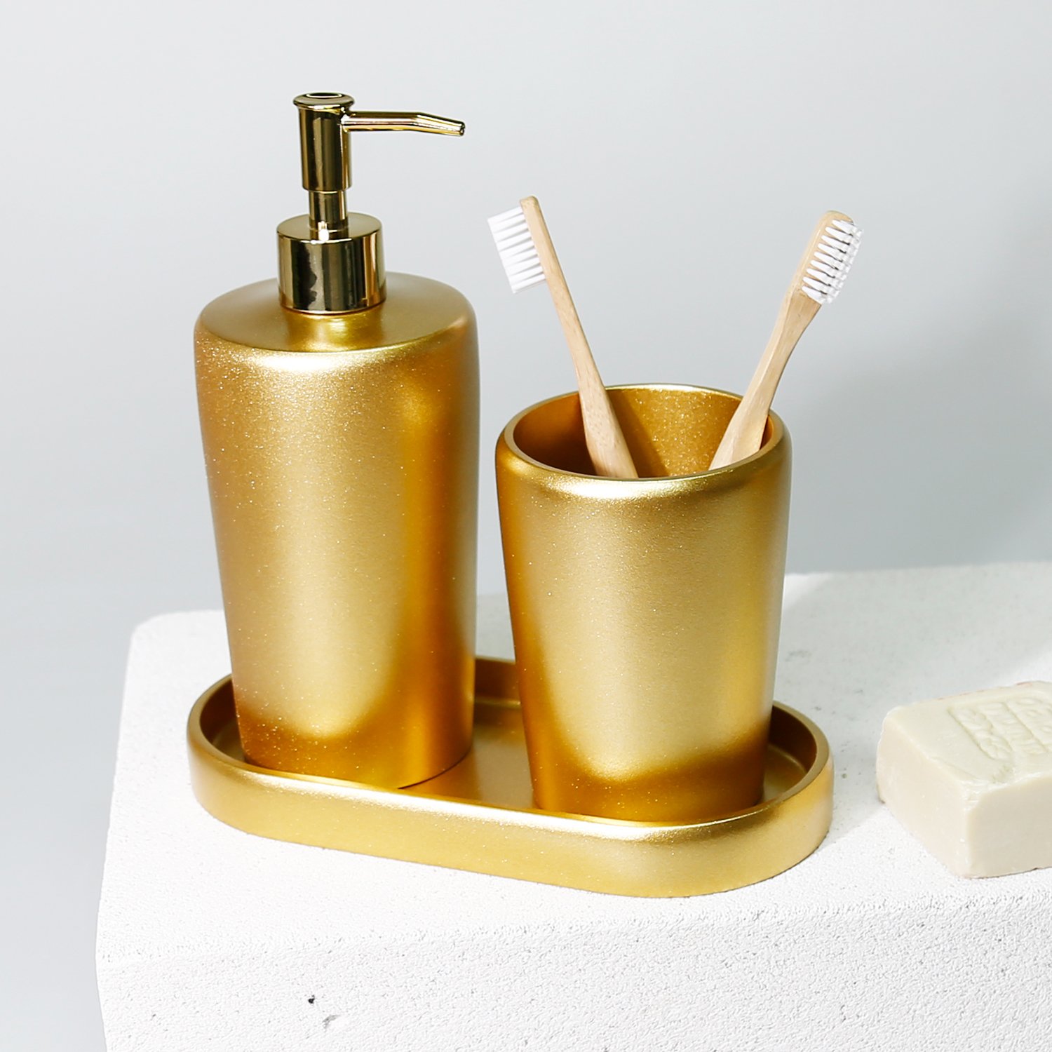 Conical Banyo Seti Altın