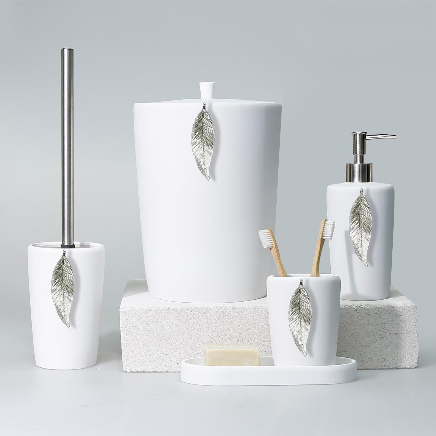 Leaf Banyo Seti Beyaz Gümüş