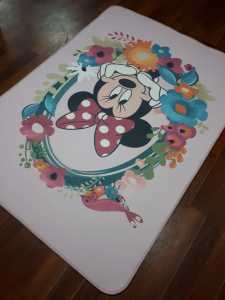 YamalıHome Disneyland Minnie Çocuk Halısı MM02 120x180 cm