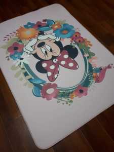 YamalıHome Disneyland Minnie Çocuk Halısı MM02 120x180 cm
