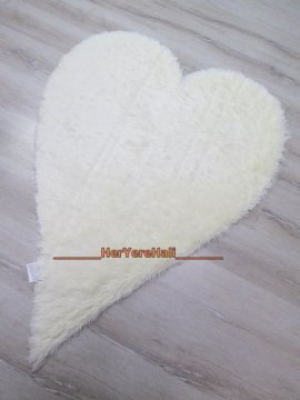 Doğuş Tavşan Tüyü Krem 100x140cm Kalp Şeklinde Halı