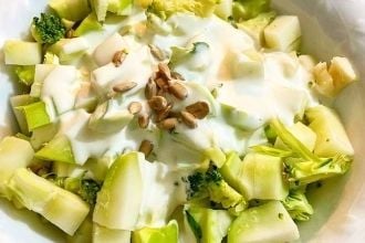 Çiğ Brokoli Salatası