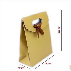 El Geçmeli Karton Çanta 26 x 19 x 9 cm, Mat Altın - 1 Adet