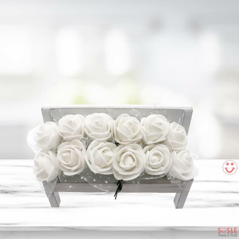 bir demet beyaz gül çiçeği