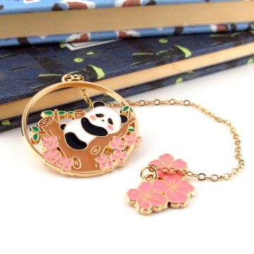 Çiçekli Ağaç Dalında Panda Bookmark Metal Ayraç Kitap Ayracı Zincirli AY045