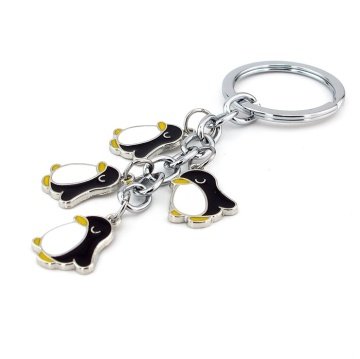 PENGUENLER SALLANTILI METAL ANAHTARLIK KC866