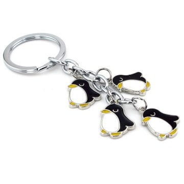 PENGUENLER SALLANTILI METAL ANAHTARLIK KC866