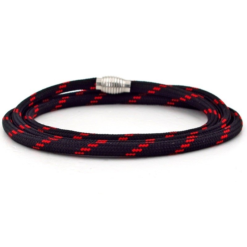 SİYAH KIRMIZI DESEN PARACORD ÜÇ SIRA ERKEK BİLEKLİK BT533